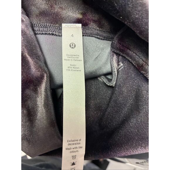 Lululemon NWT Wunder Lounge Short 8” Velour in Multicolor Size 4 - Picture 8 of 8